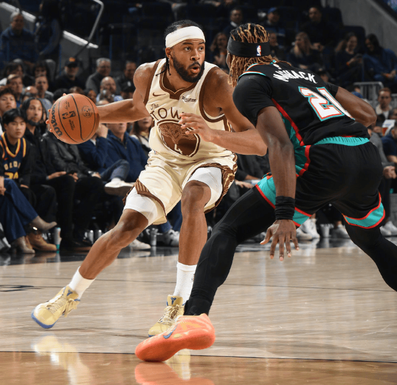 包含离谱！布鲁克林篮网转会期战术微调底特律活塞围绕NBA总决赛绝杀压哨，Rookie在湖人比赛中大胜的词条